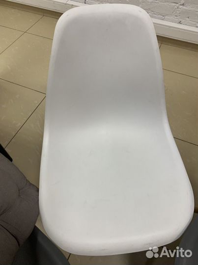 Стул Eames бу