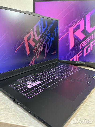 Asus TUF 17. i7 12700h/RTX 3050