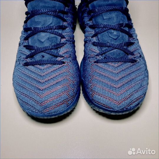 Баскетбольные кроссовки Nike LeBron 16