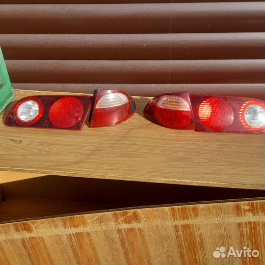 Задний стопсигналы на тайота калдина 215 кузово