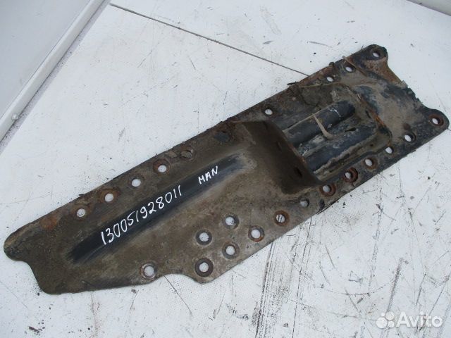 Кронштейн траверсы кпп левый MAN 81412055053