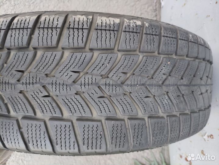 Goodyear UltraGrip Performance SUV Gen-1 215/65 R17 99V