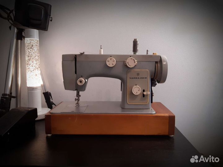 Швейная машина Чайка 142 м