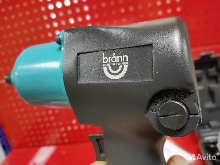 Пневматический ударный гайковерт