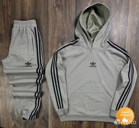 Спортивный костюм Adidas