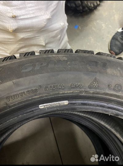 Bridgestone Blizzak Spike-01 235/50 R18 101