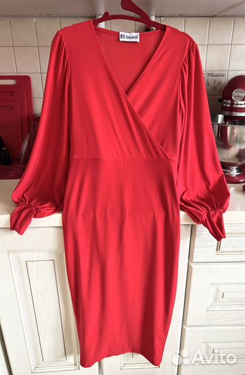 Ярко красное платье Лаура Биаджотти