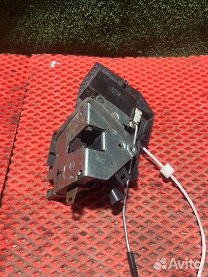 Замок двери передний левый Bmw 5-Series E39 M52B25