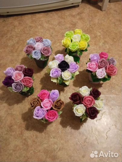 Композиция из мыльных розочек