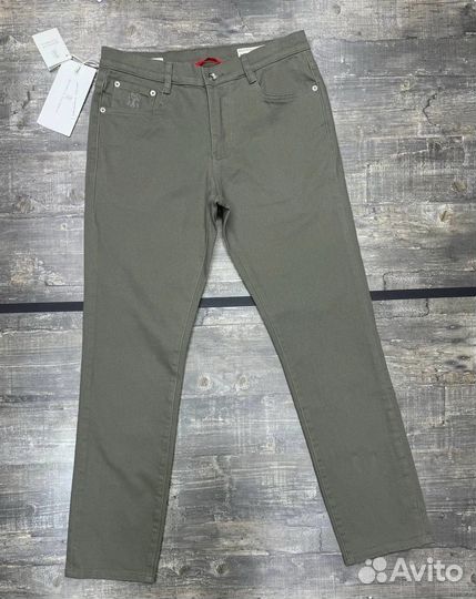 Элегантные джинсы для динамичных людей