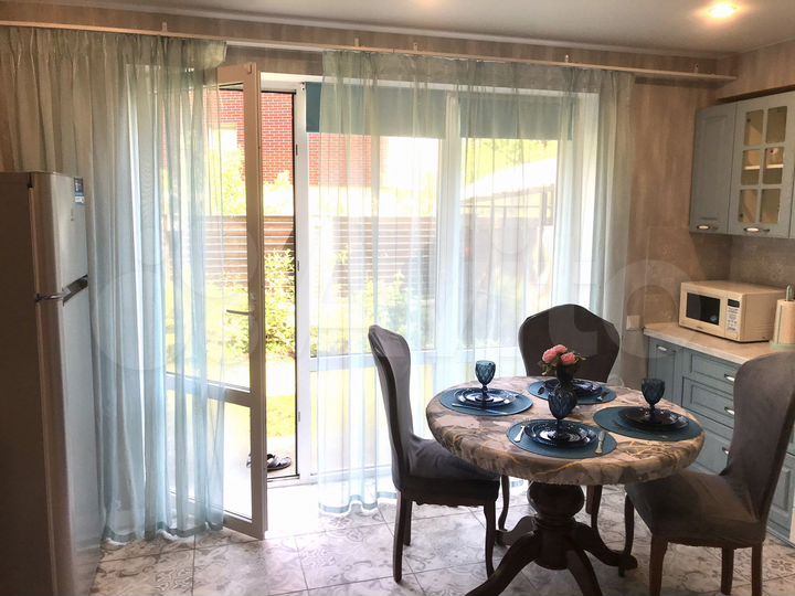 Таунхаус 110 м² на участке 1 сот.