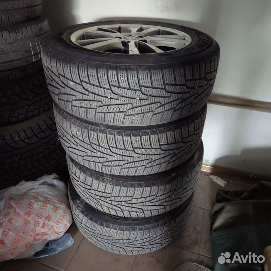Kumho I'Zen KW31 235/60 R18 107D