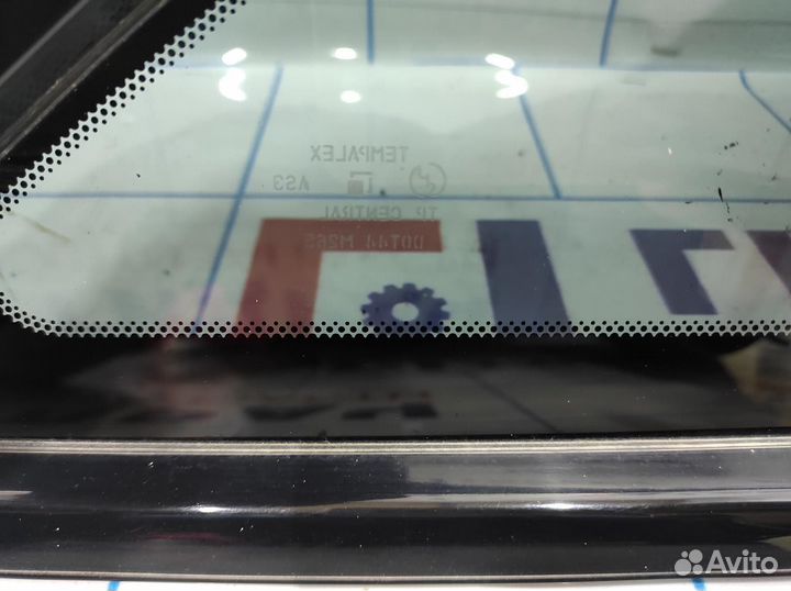 Стекло глухое заднее правое Infiniti FX-35 (S50) 8