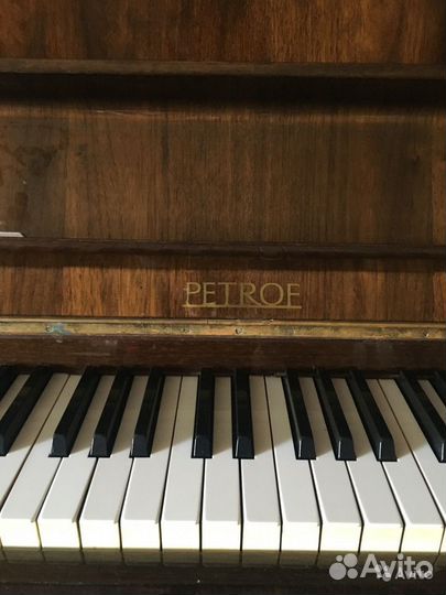 Чешское пианино Petrof полностью реставрированное