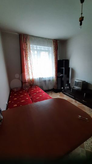 Комната 12 м² в 6-к., 1/5 эт.