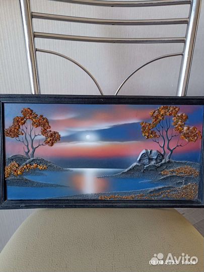 Картина с натуральным янтарём