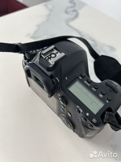 Зеркальный фотоаппарат canon 6d