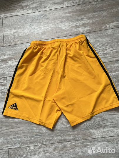 Новые шорты adidas мужские DP5369