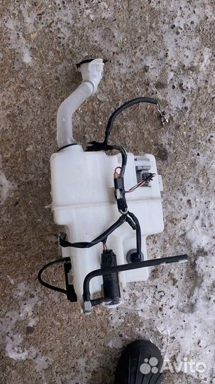 Бачок омывателя Тойота Камри 70