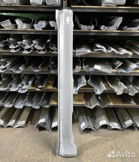 Порог левый Toyota Yaris, Vitz (Platz) 1999-2005