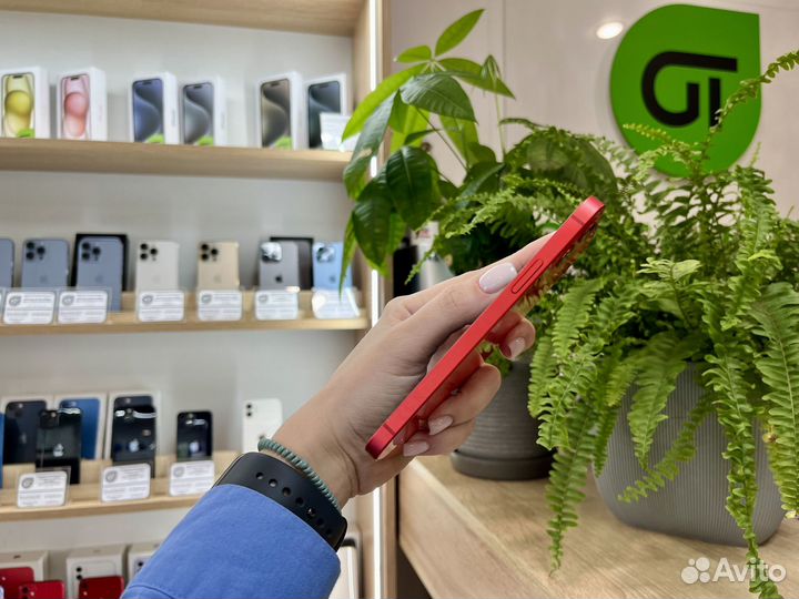 iPhone 12, 64 ГБ