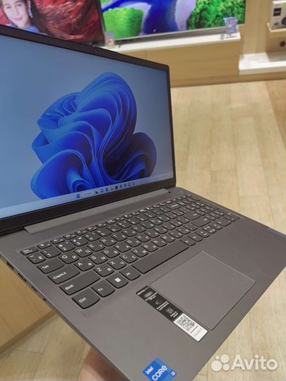 Ноутбук Lenovo Ideapad 3 15IAU7