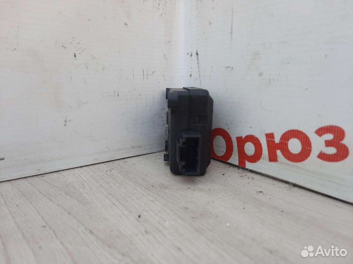 Моторчик заслонки отопителя Citroen C4 08г.в