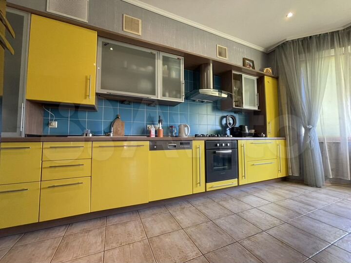 2-к. квартира, 90 м², 3/7 эт.