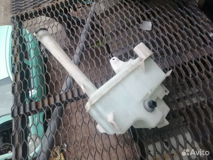 Бачок стеклоомывателя Lexus Ls430 Celsior UCF30