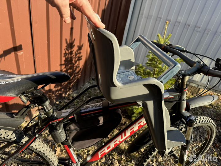 Детское кресло на велосипед переднее