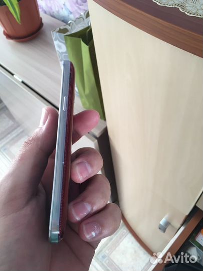 Телефон Samsung Galaxy S4 mini