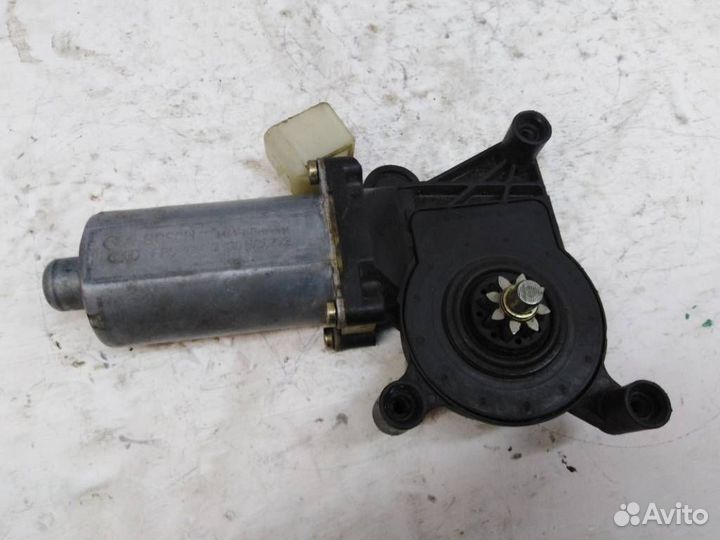 Моторчик переднего левого стеклоподъемника