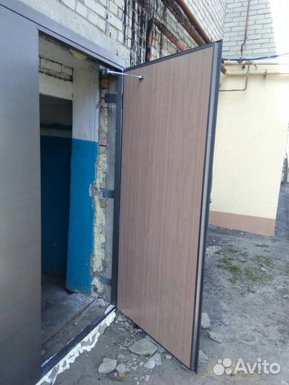 Дверь входная подъездная