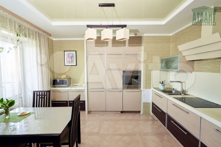 3-к. квартира, 98 м², 5/14 эт.