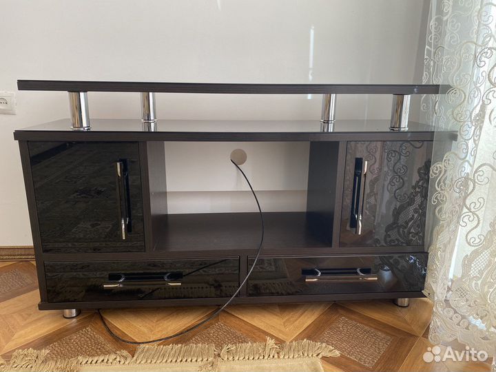 Шкаф под телевизор