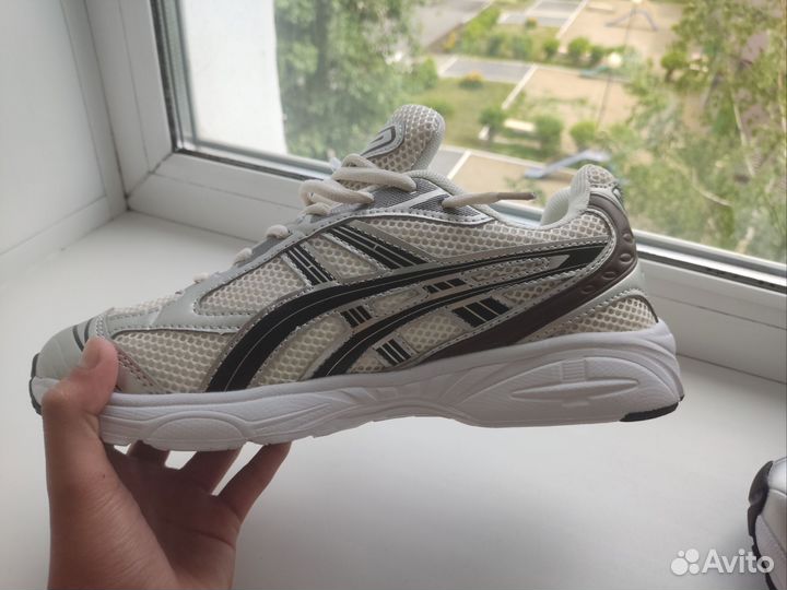 Asics Gel-Kayano 14