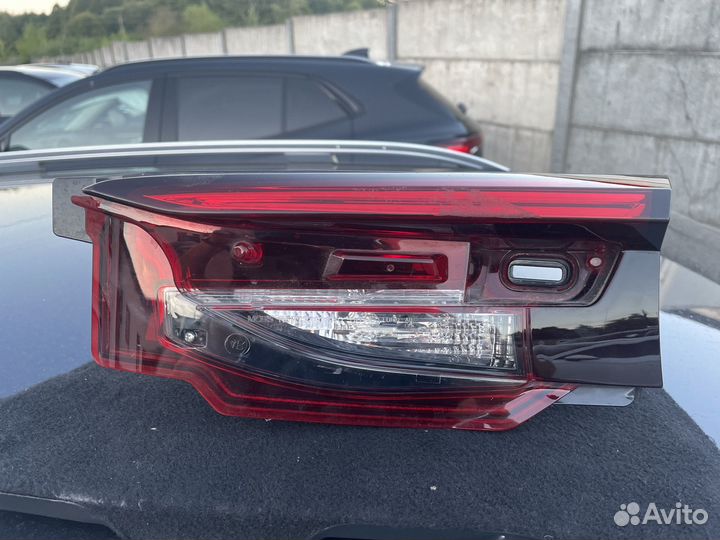 Фонарь крышки багажника правый Mazda CX9 USA