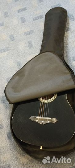 Акустическая гитара