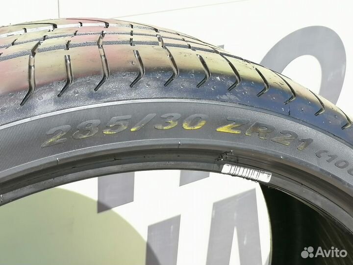 Pirelli P Zero 285/30 R21