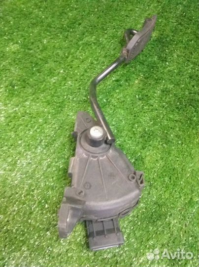 Педаль газа Nissan Almera N16 N16 QG15DE 2000-2006
