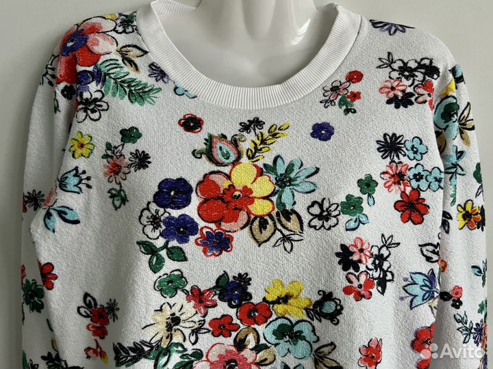 Кофточка трикотажная белая с цветами