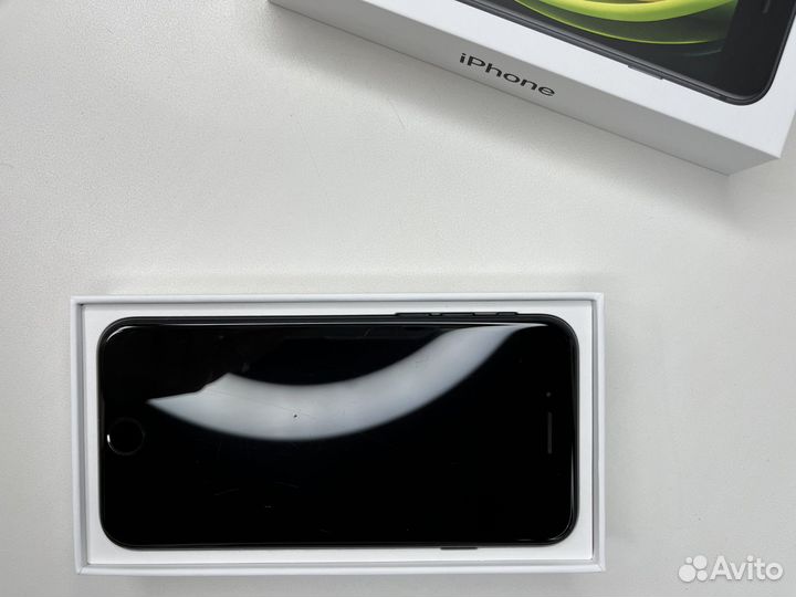 iPhone SE (2020), 64 ГБ