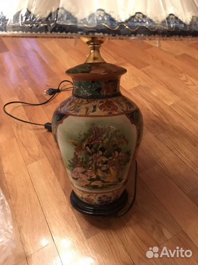 Лампа настольная