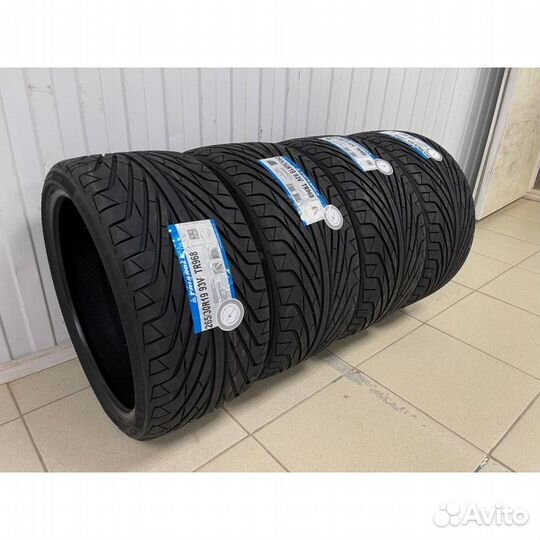 Triangle TR968 245/35 R20