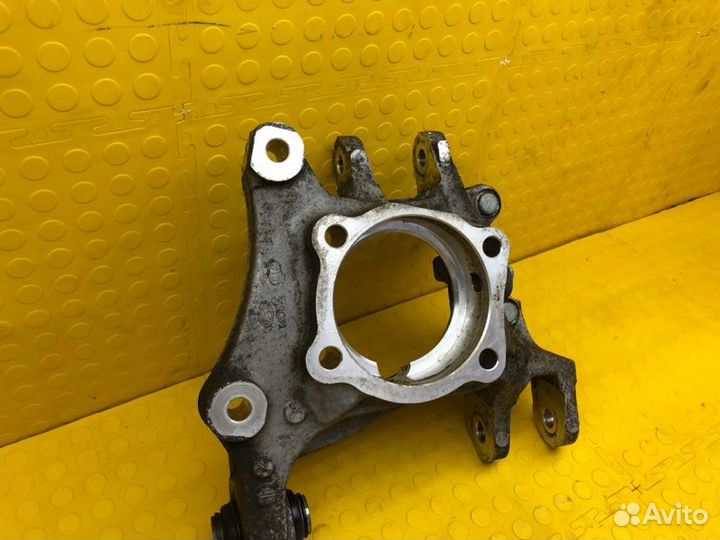 Кулак поворотный задний правый Hyundai Santa Fe TM