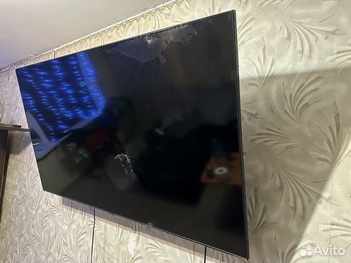 Самсунг UE65AU 7100