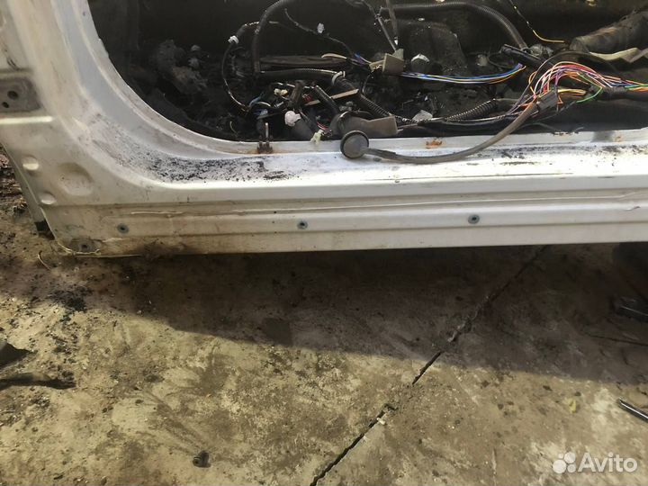 Порог левый Ниссан Алмера G15