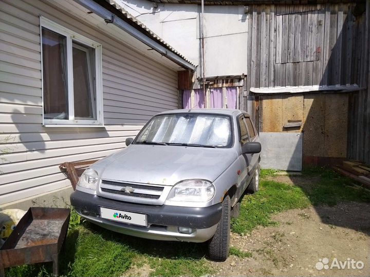 Chevrolet Niva, 2004