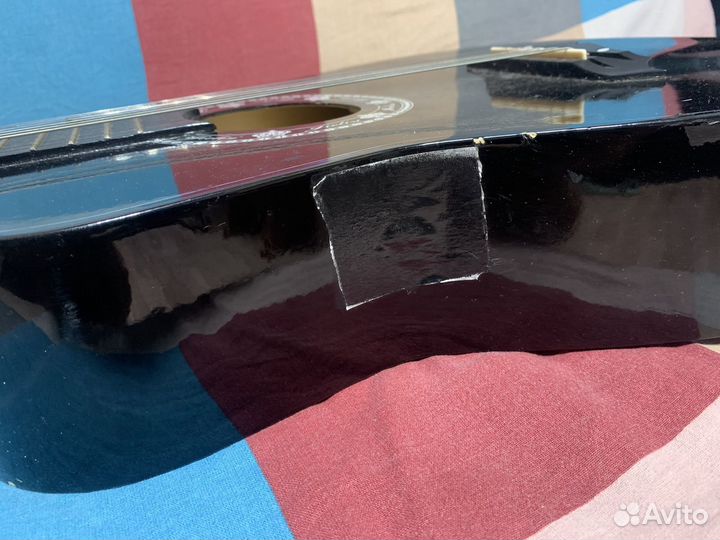 Акустическая гитара