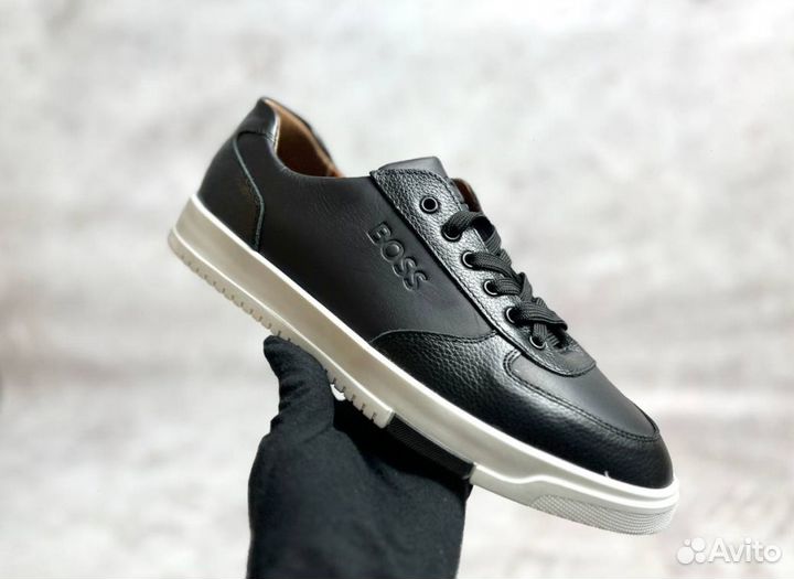 Кроссовки Boss удобные